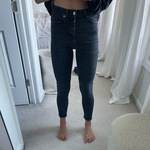 Women’s Zara Faded Black Skinny Jeans Size 6